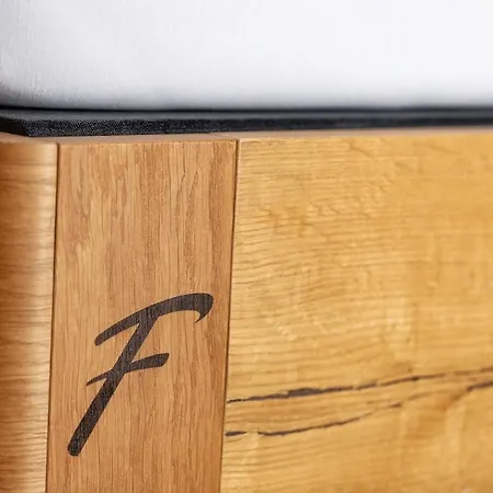 Design-chalet Mit Teilseeblick, Pool, & Restaurant Chalet *