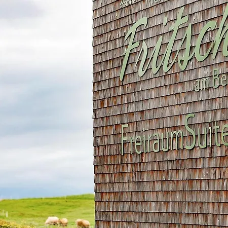 Chalet Design-chalet Mit Teilseeblick, Pool, & Restaurant *