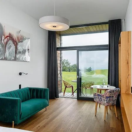 Design-chalet Mit Teilseeblick, Pool, & Restaurant בקתה לוכאו ביי ברגנץ