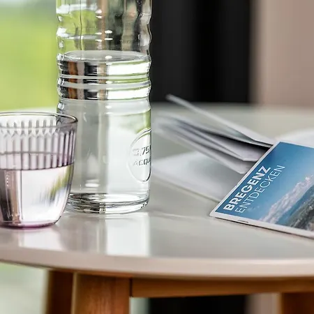 Design-chalet Mit Teilseeblick, Pool, & Restaurant Lochau