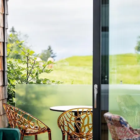Chalet Design-chalet Mit Teilseeblick, Pool, & Restaurant *