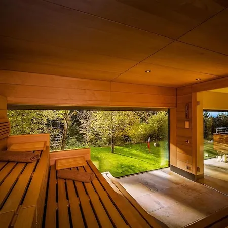 Chalet Design-chalet Mit Teilseeblick, Pool, & Restaurant Lochau