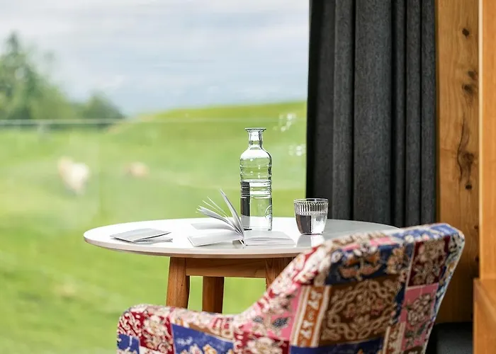 Design-chalet Mit Teilseeblick, Pool, & Restaurant Lochau