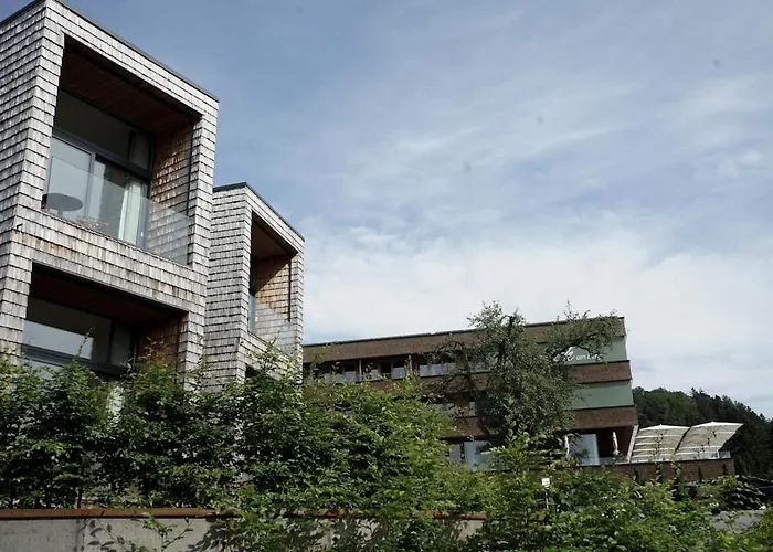 Chalet Design-chalet Mit Teilseeblick, Pool, & Restaurant *