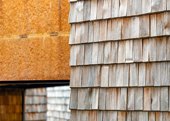 Design-chalet Mit Teilseeblick, Pool, & Restaurant