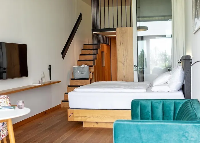 Design-chalet Mit Teilseeblick, Pool, & Restaurant Chalet