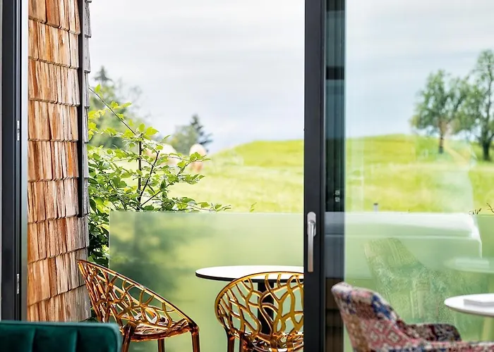 Chalet Design-chalet Mit Teilseeblick, Pool, & Restaurant *