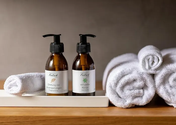 Chalet Design-chalet Mit Teilseeblick, Pool, & Restaurant